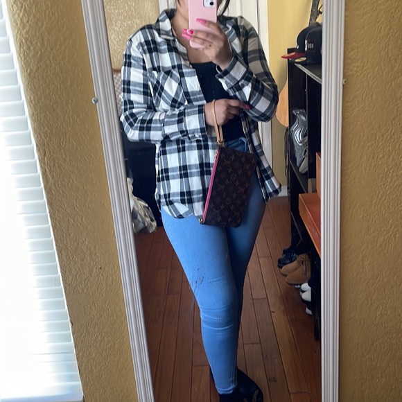 SOLD on M - Picture 7 of 7